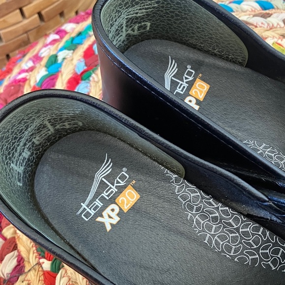 Dansko XP 2.0 Classic Black Clogs - Picture 3 of 5